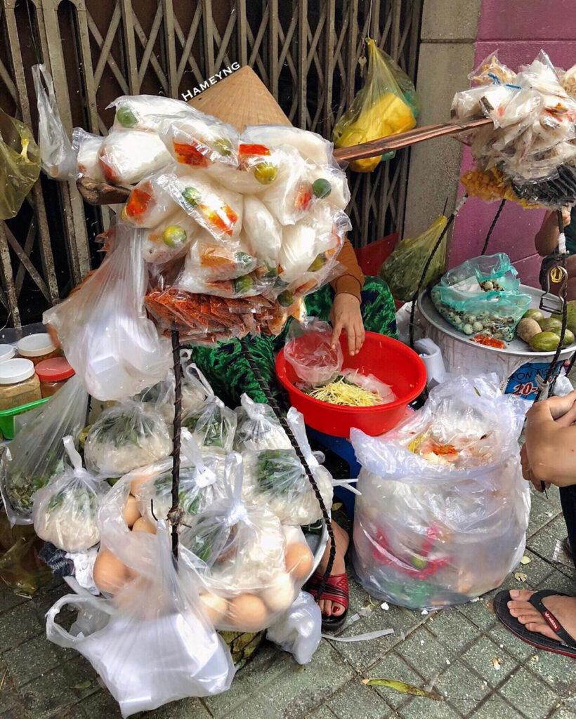 Vietnam Street Food - Bánh tráng trộn gánh