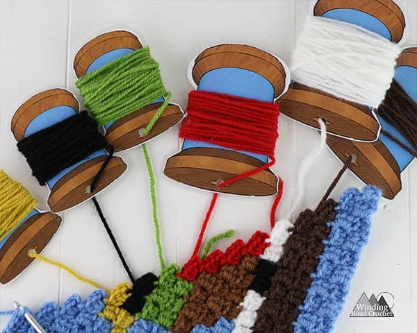 Free Printable Yarn Bobbin | Use these yarn bobbins to keep your colors tangle free when working on crochet patterns that require multiple colors, tapestry crochet, or corner to corner crochet projects. These bobbins are quick and easy to make and great for beginner crocheters to help them tackle color work. Sign up for my newsletter to get access to this and other free printables.