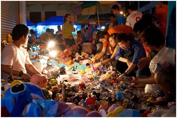 Chợ Khlong Thom – chợ đèn pin (Ảnh ST)