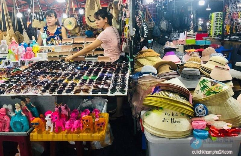 Shopping giá rẻ ở chợ đêm Sơn Trà Đà Nẵng