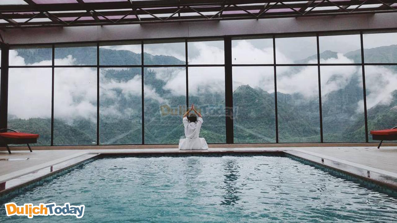 Amazing hotel Sapa - cái khách sạn người ta vẫn kháo nhau là có bồn tắm tầng thượng với xung quanh toàn kính đẹp lắm