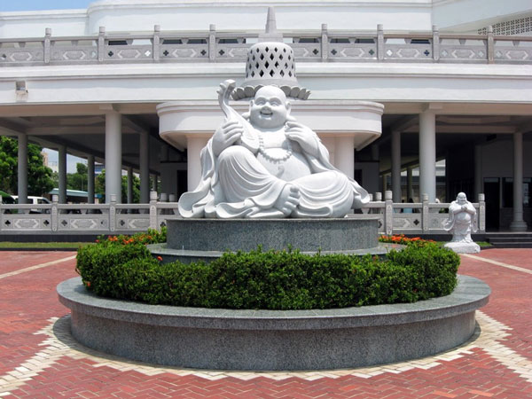 Chùa Di Lạc Maha Vihara Duta Maitreya ở Batam