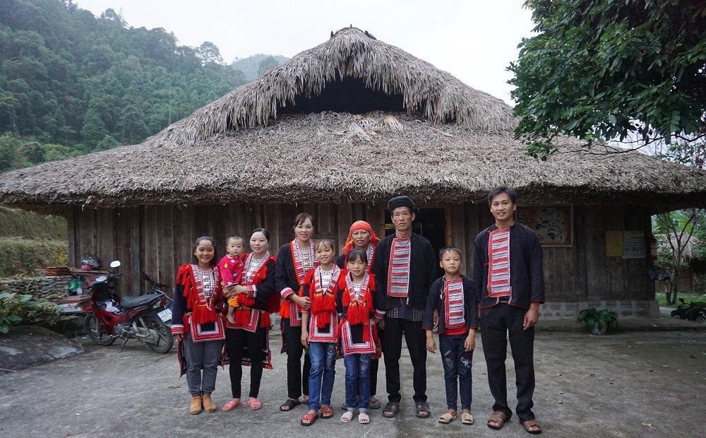 Với gia đình một người dân tộc Dao đỏ ở Hoàng Su Phì