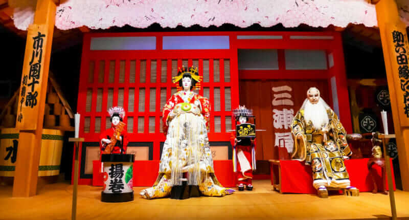 Life size dolls of Traditional Japanese Stage Show at Edo Tokyo Museum, Tokyo = shutterstock