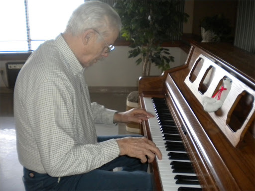 Thông Tin Tuyển Sinh Khóa Học Đàn Piano Cho Người Lớn Tại Trường Nhạc Hóa Quang