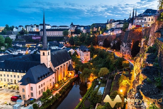 Xếp hạng những đất nước giàu nhất thế giới mới nhất - Ảnh 2: Quốc gia Luxembourg tập trung đầu tư và phát triển nền kinh tế cực thịnh, giàu có nhất thế giới
