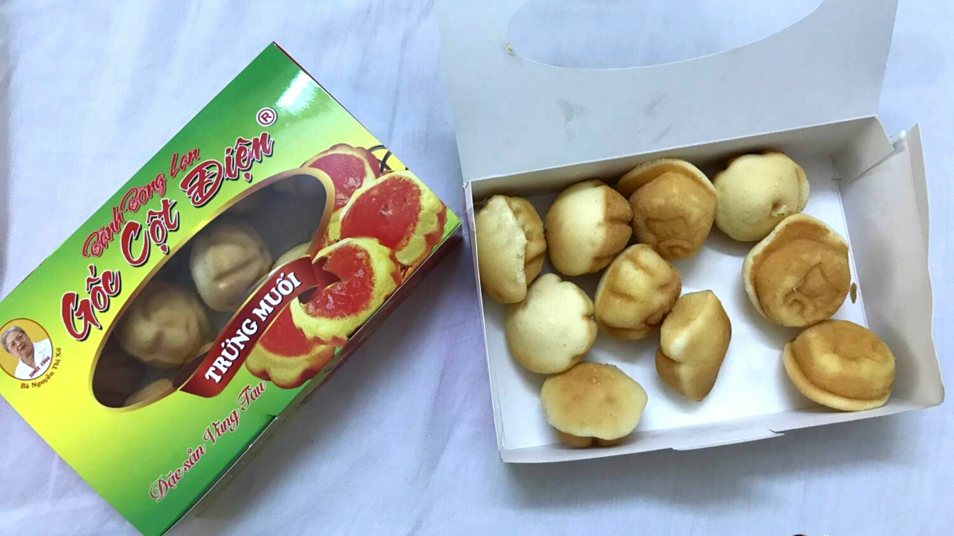 Bánh bông lan Gốc Cột Điện kiểu truyền thống nổi tiếng