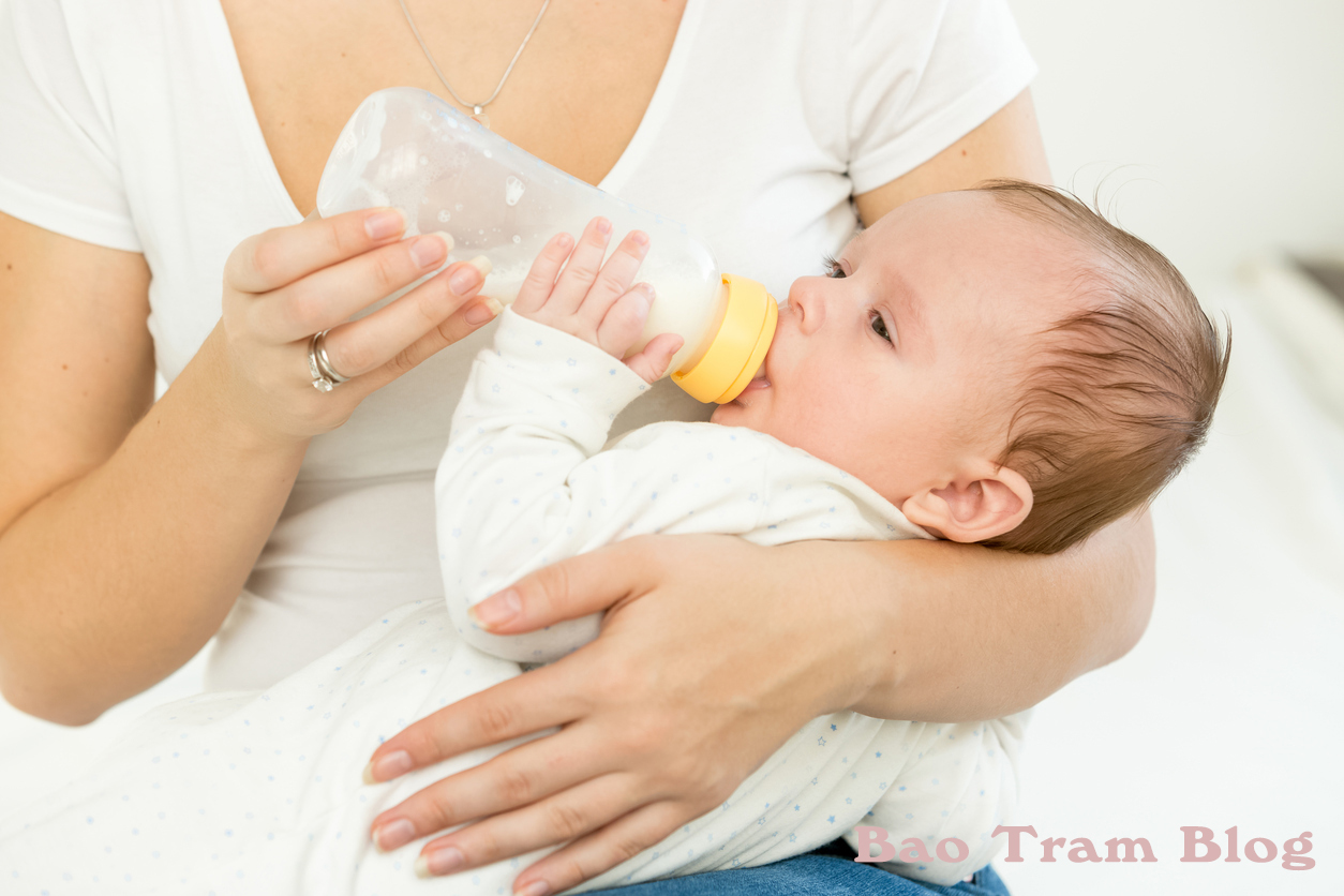 Bình sữa cho trẻ sơ sinh loại nào tốt?