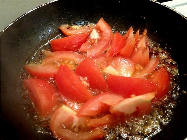 Làm nước sốt cà chua và thịt xíu mại – cách làm xíu mại ngon