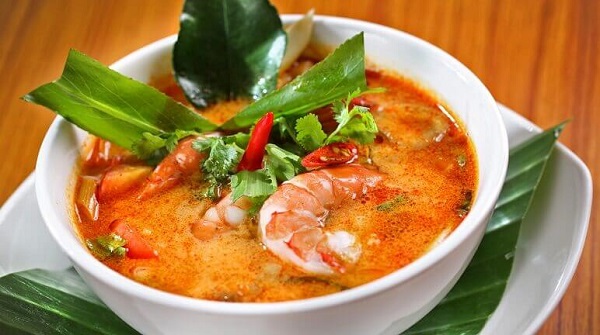 Đổi vị với cách nấu lẩu Thái cốt dừa (Tom yum)