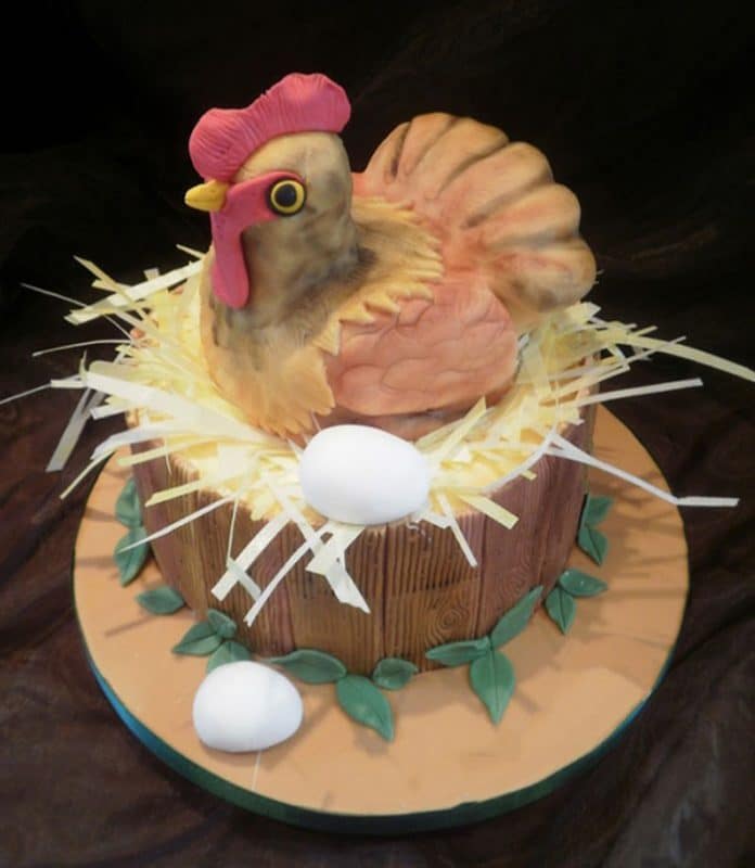 Bánh sinh nhật con gà mái