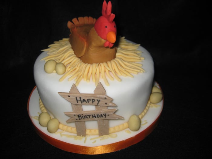Hình bánh sinh nhật gà mái