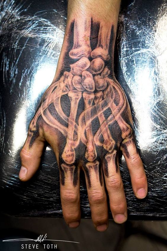 Tattoo bàn tay xương xẩu