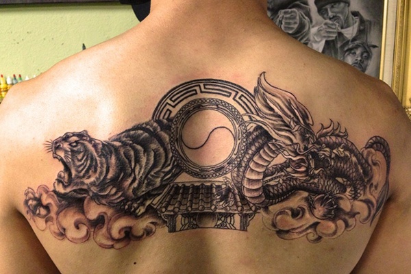 dragon and tiger tattoo độc đáo