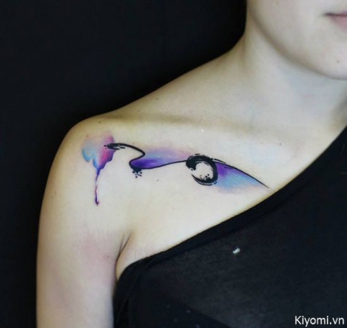 Hình xăm nghệ thuật tatoo mini 7 màu ở xương quai xanh đẹp nhất