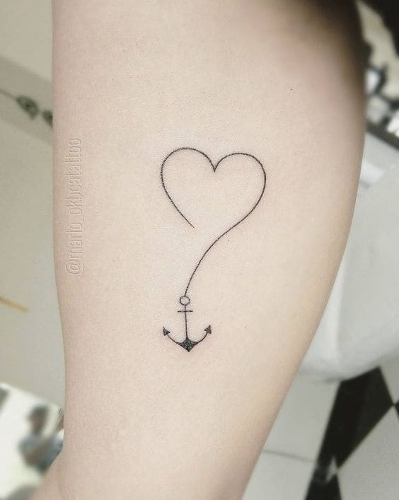 Kiểu tattoo mỏ neo mini với trái tim