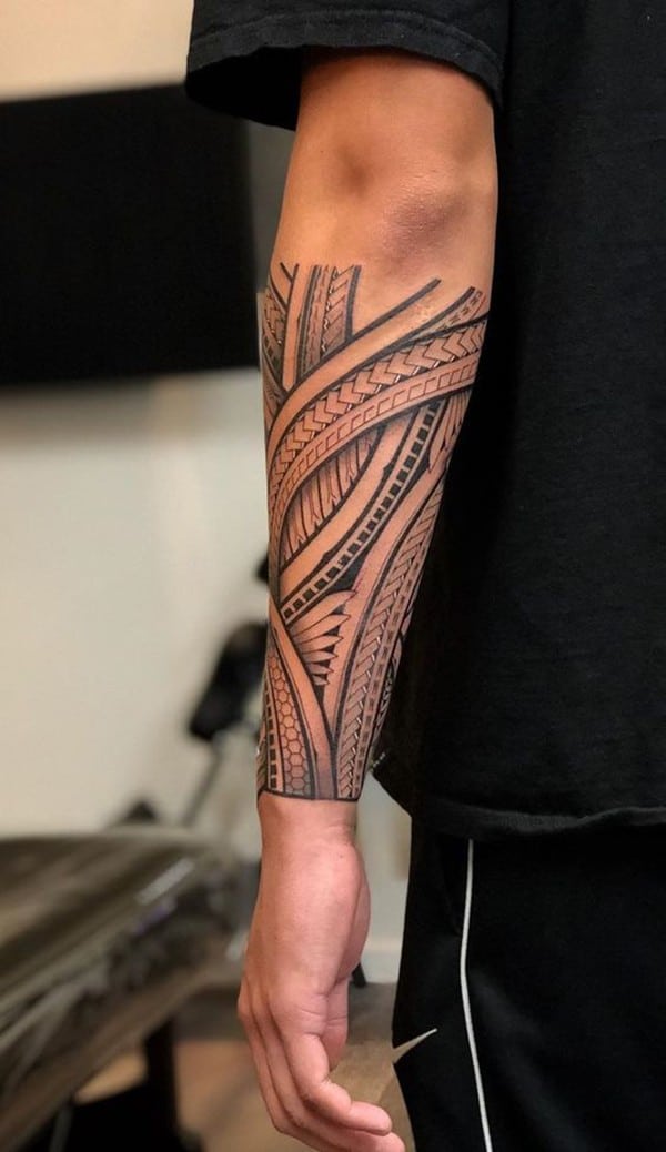 hoa-tiet-maori-quanh-tay