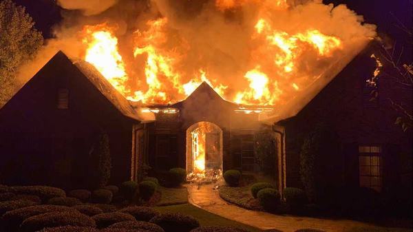 Nằm mơ thấy cháy nhà nhưng bạn thoát ra được khỏi đám cháy