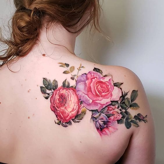 tattoo lưng nữ đẹp hình hoa hồng