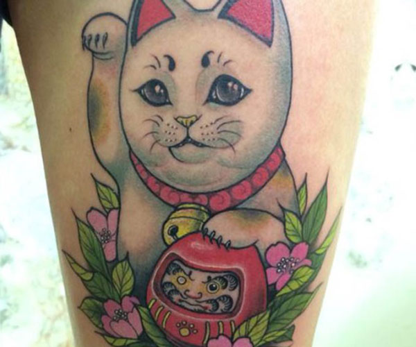 tattoo mèo thần tài daruma