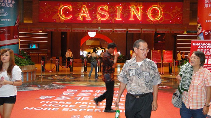 Áo sơ mi hay vest - Trang phục nào hợp nhất khi vào casino?
