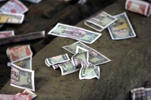 Đi Chơi Gái Xả Xui Rồi Quay Lại Sòng - May Mắn Có Thật Không?