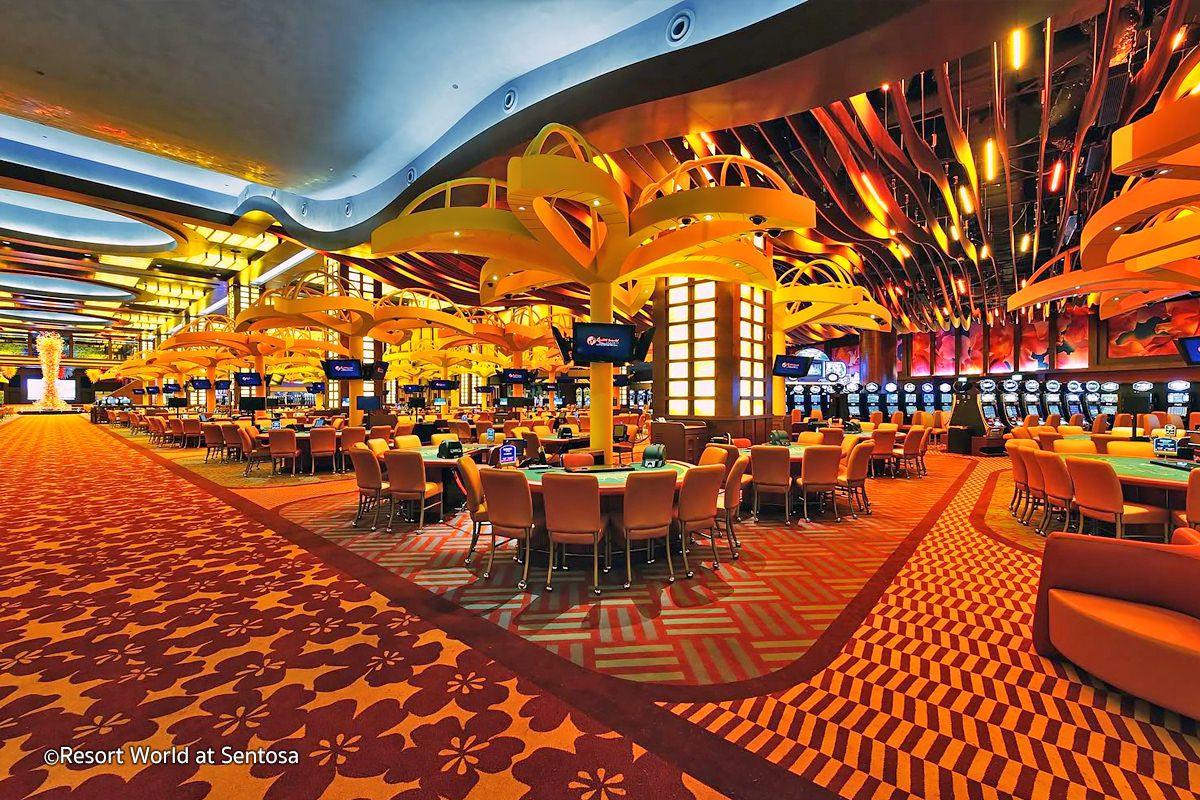 Vào casino có được mặc đồ ngủ không? - Khám Phá Quy Định Trang Phục Tại Sòng Bài