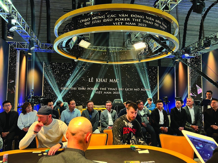 Vào casino có được mặc đồ ngủ không? - Khám Phá Quy Định Trang Phục Tại Sòng Bài